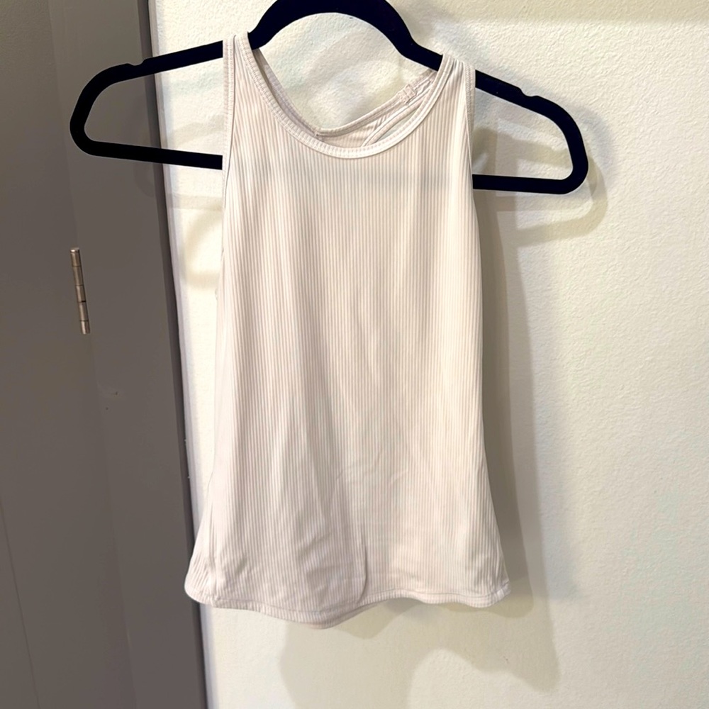 Lululemon fast and free white, ribbed racer back tank.  Women’s size 4.